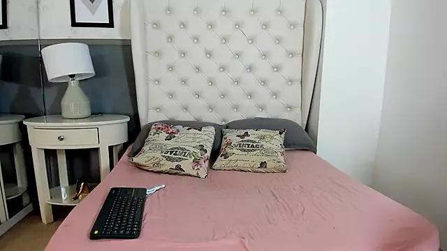 Madame_Rouge_ from StripChat is Freechat