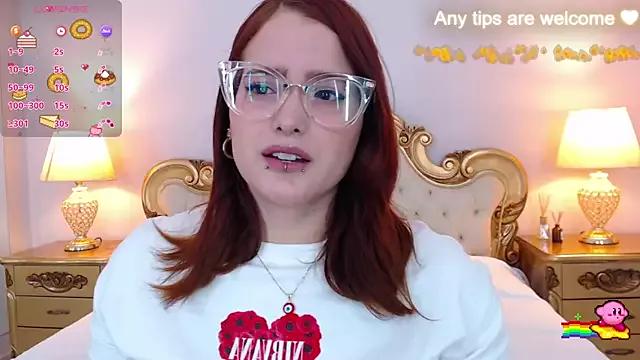 MaddieBellee from StripChat is Freechat