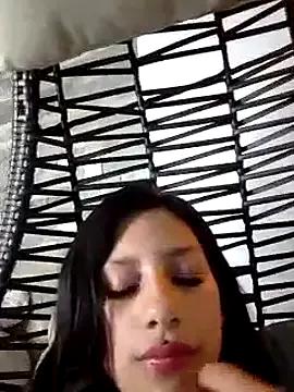 Madhi_evans from StripChat is Freechat