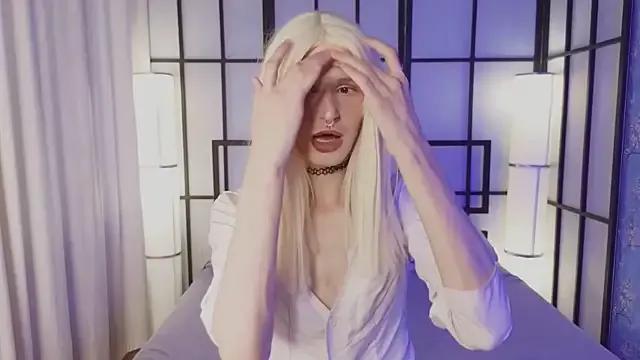 madi_snow from StripChat is Freechat