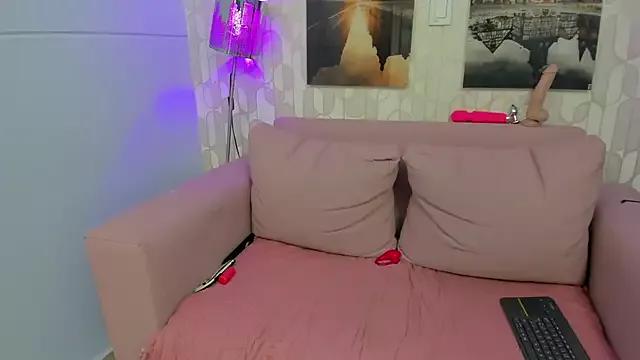 MadissonCollins_ from StripChat is Freechat