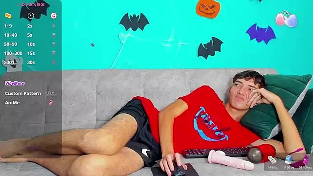 Maikol_Ortiz from StripChat is Freechat