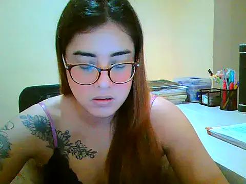 maliamiller from StripChat is Freechat