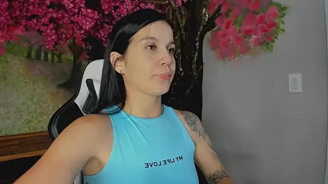 MaraHansson from StripChat is Freechat