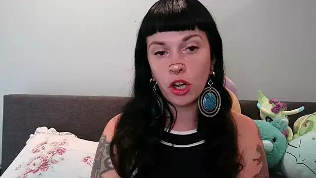 Marcelinegoddess from StripChat is Freechat