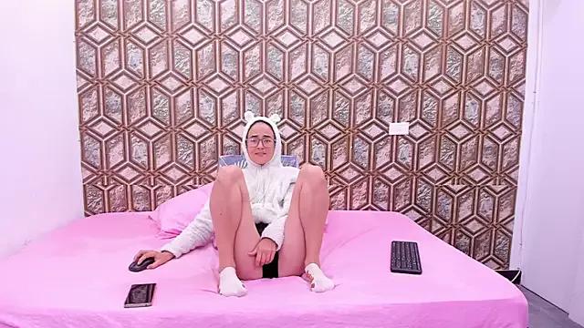 Mariam_Arango from StripChat is Freechat