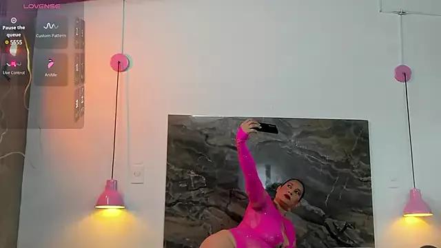 Mariam_perez from StripChat is Freechat