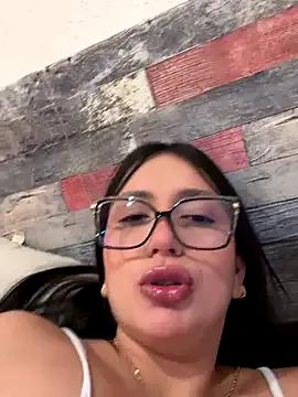 Mariluu_11 from StripChat is Freechat