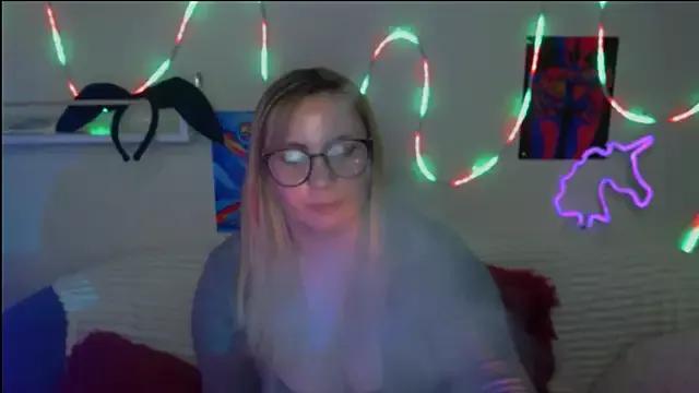 MarryKiss33 from StripChat is Freechat
