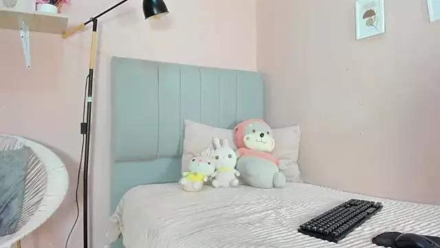 Check-out our cam rooms range and converse on a personal level with our delicious livecams streamers, showing off their spicy curves and toys.