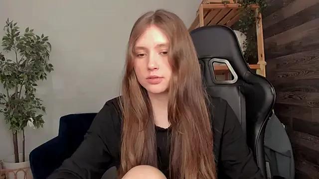 MaryannSoftt from StripChat is Freechat