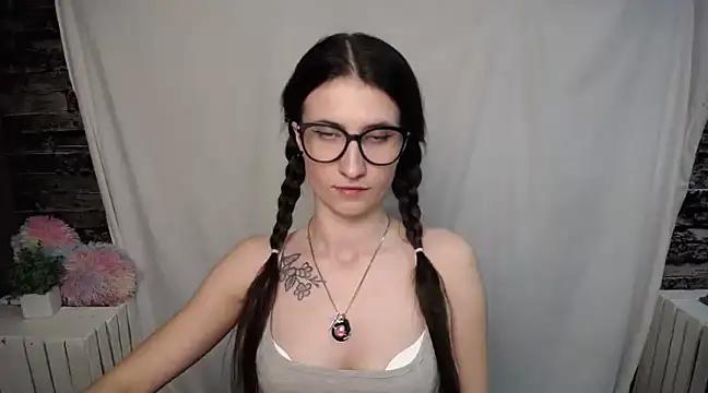 MaryEm976 from StripChat is Freechat
