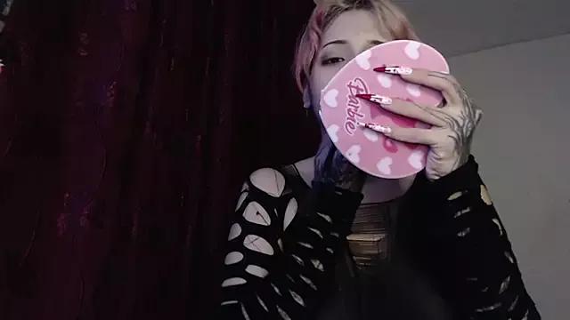 Check-out our cam rooms range and converse on a personal level with our delicious livecams streamers, showing off their spicy curves and toys.