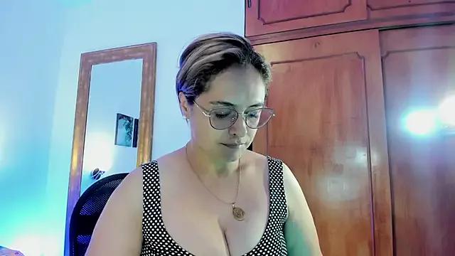 MarylinVega1 from StripChat is Freechat