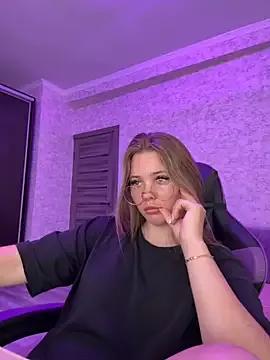 MaryLushh from StripChat is Freechat
