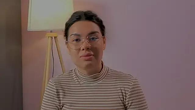 MarylynnPere from StripChat is Freechat