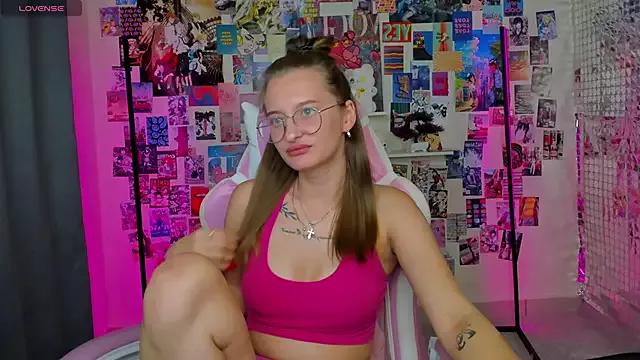 Maryyy_May from StripChat is Freechat