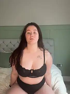 MaskedMollyxo from StripChat is Freechat