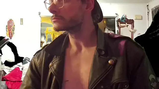 MasterDaddyCool from StripChat is Freechat