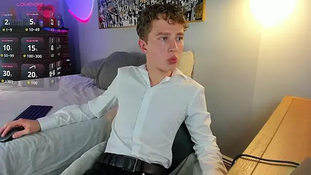 matteo_evans from StripChat is Freechat
