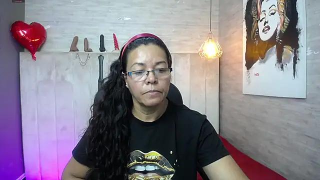 MaturePure from StripChat is Freechat