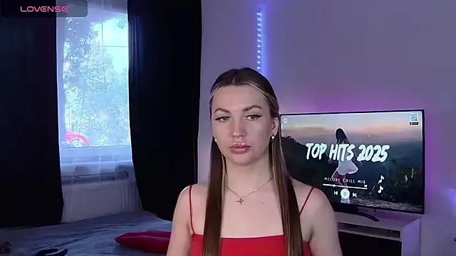 Maya__Ray from StripChat is Freechat