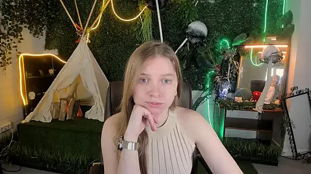 MayaSinabon from StripChat is Freechat