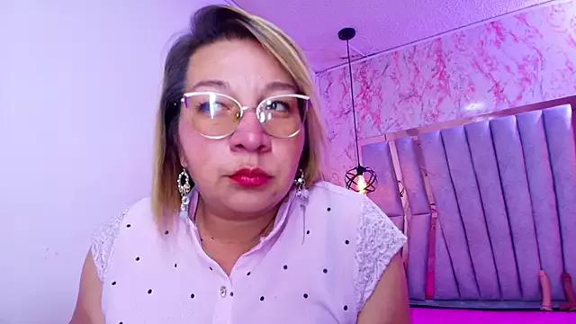 MaylinRosse_ from StripChat is Freechat