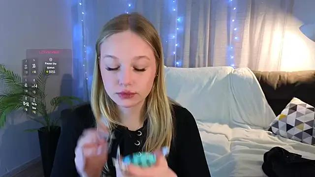 Me_michelle from StripChat is Freechat