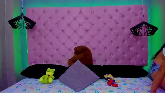Megan-Burning from StripChat is Freechat