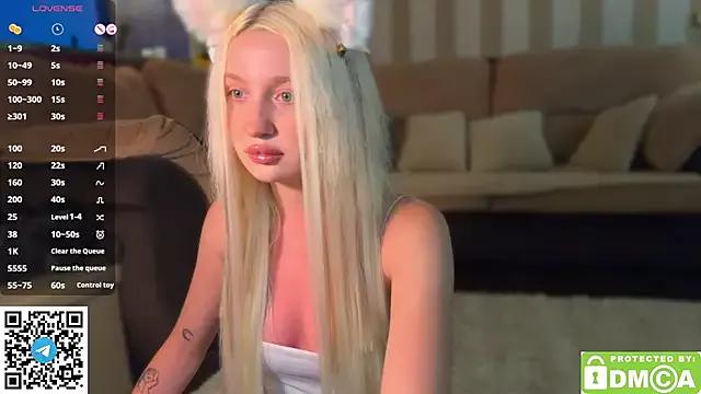 MeganFoxyss from StripChat is Freechat