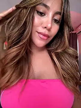 MegannHills from StripChat is Freechat