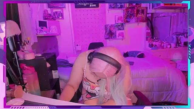 Check-out our cam rooms range and converse on a personal level with our delicious livecams streamers, showing off their spicy curves and toys.