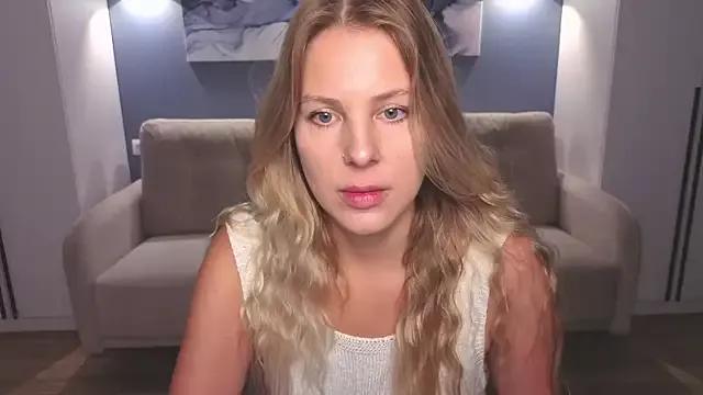 MelanieBennett from StripChat is Freechat