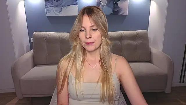 MelanieBennett from StripChat is Freechat