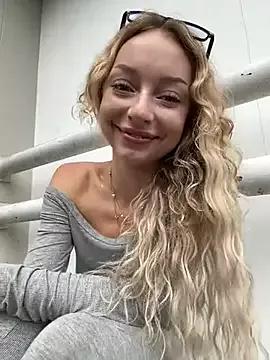 Photos of melissa_grr from StripChat is Freechat