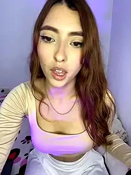 Melody_rouxxx from StripChat is Freechat