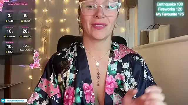 MelodyRoseUk from StripChat is Freechat