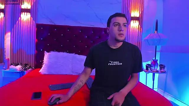 Mia-and-tony from StripChat is Freechat