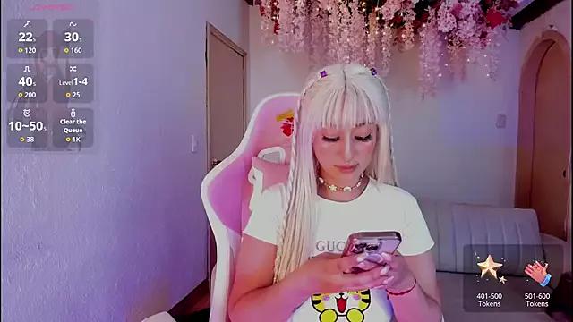 Check-out our cam rooms range and converse on a personal level with our delicious livecams streamers, showing off their spicy curves and toys.