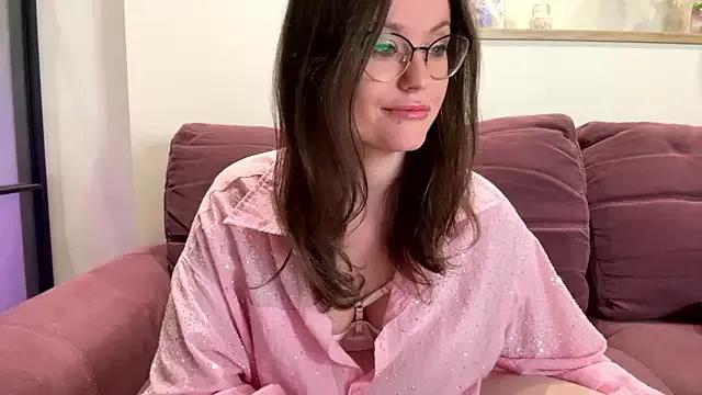 mia_shine_bright_wow from StripChat is Freechat