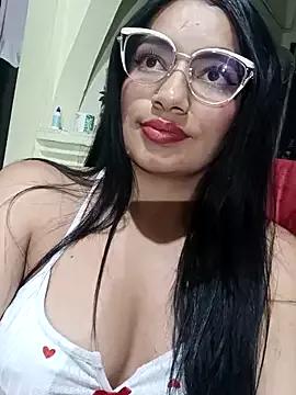 MiaaBrownss from StripChat is Freechat