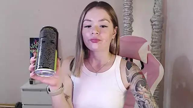 miaacatt from StripChat is Freechat