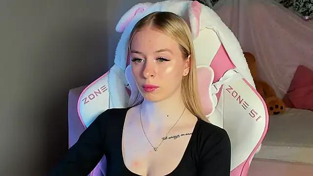 MiaGraces from StripChat is Freechat