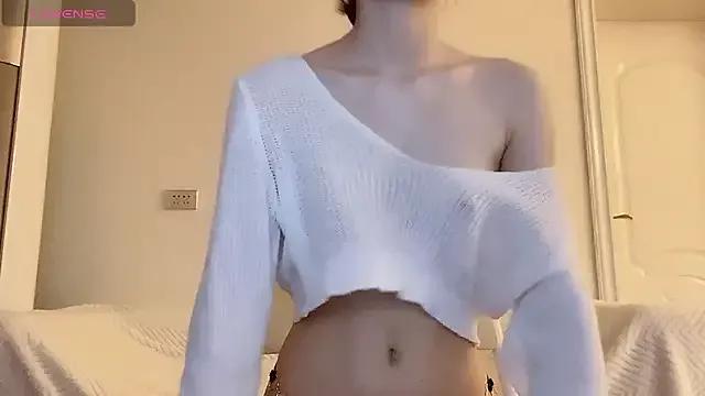 MiaRosey from StripChat is Freechat
