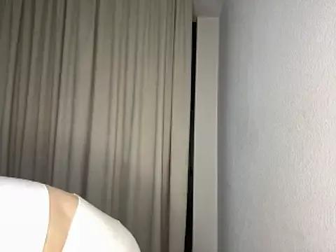 Michell_Rosse from StripChat is Freechat