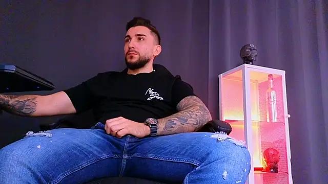 MightyAaron66 from StripChat is Freechat