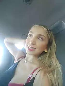 mikateen from StripChat is Freechat