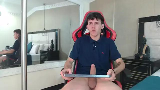 MikeBeneflek from StripChat is Freechat