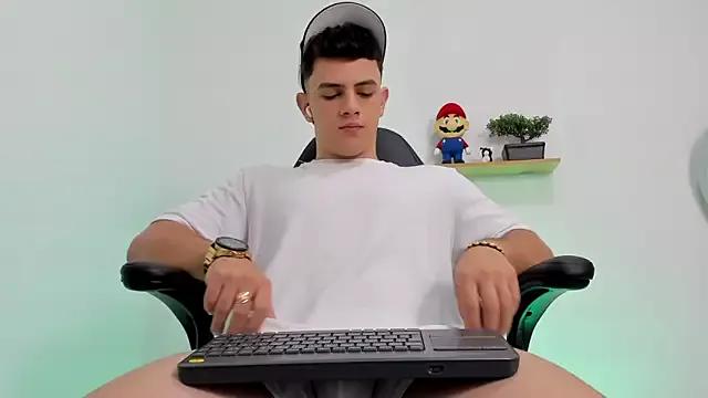 Check-out our cam rooms range and converse on a personal level with our delicious livecams streamers, showing off their spicy curves and toys.